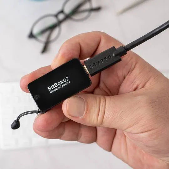 bitbox02-in-hand.webp